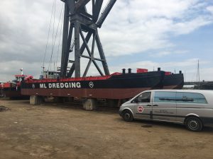 bottom door hopper barges