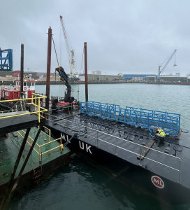 pontoon crane barge road transportable